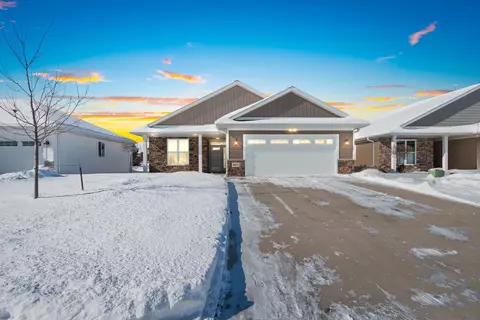 4871 Wyld Berry Way, Hobart, WI 54155