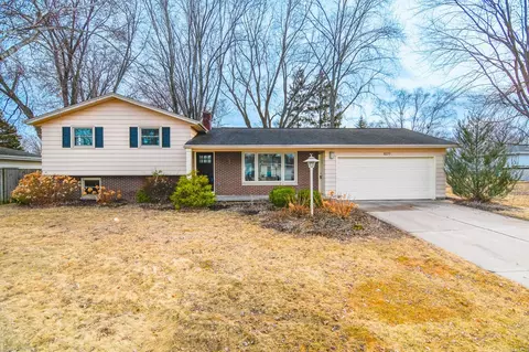 1079 Bethany Pl, Green Bay, WI 54304