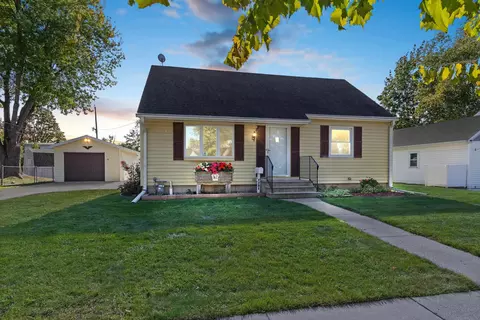 1131 Kenwood St, Green Bay, WI 54304