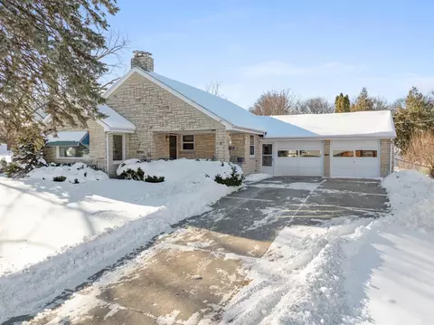 1508 S Ridge Rd, Green Bay, WI 54304