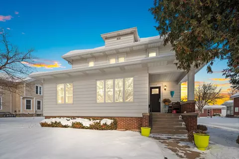 1118 Waugoo Ave, Oshkosh, WI 54901