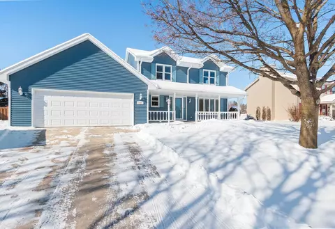 1081 Pawn Dr, Green Bay, WI 54313