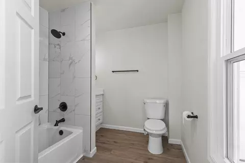 Bath - 426 E Maple St, Appleton, WI 54915 photo 2 of 3