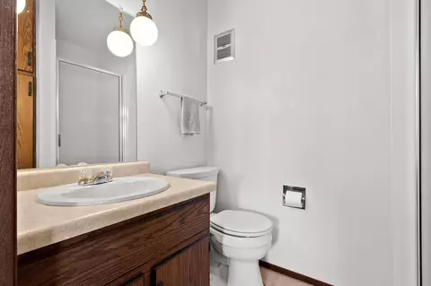 Bath - 2601 N Helen St, Appleton, WI 54911 photo 2 of 4