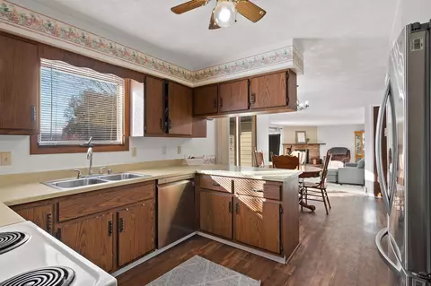 Kitchen - 2601 N Helen St, Appleton, WI 54911 photo 5 of 5