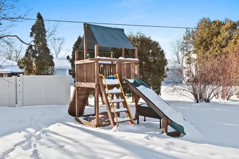 Exterior - 2601 N Helen St, Appleton, WI 54911 photo 5 of 8
