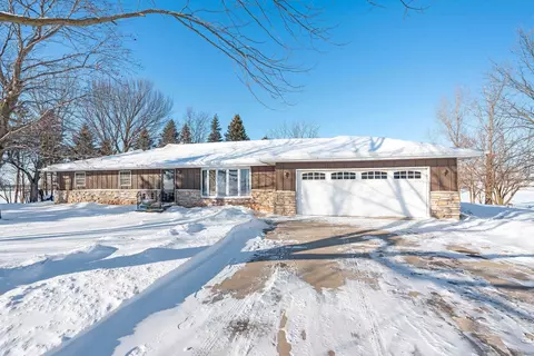 483 Hill Rd, Kaukauna, WI 54130