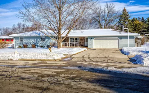901 Beechwood Ave, Little Chute, WI 54140