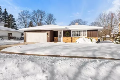 2313 S Clover Ln, Appleton, WI 54915