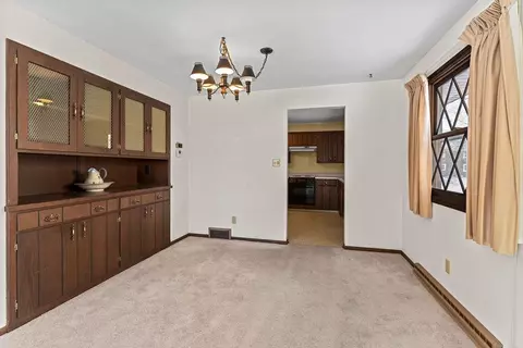 2313 S Clover Ln, Appleton, WI 54915 photo 3