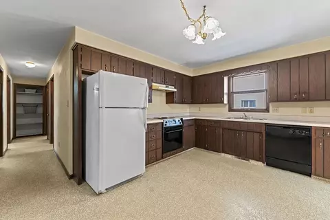 2313 S Clover Ln, Appleton, WI 54915 photo 5