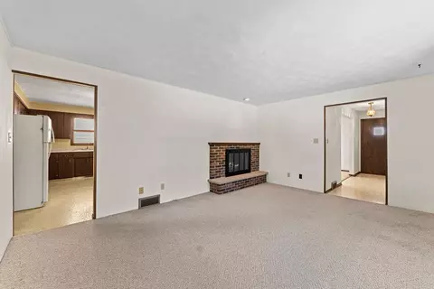 2313 S Clover Ln, Appleton, WI 54915 photo 8