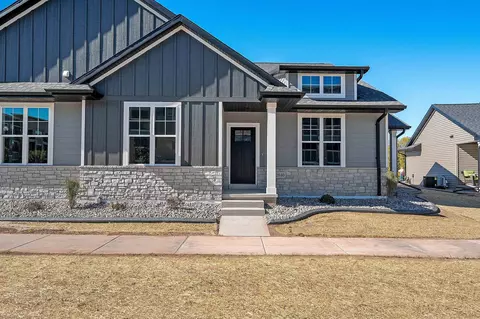 2840 Elm Tree Hl, Howard, WI 54313