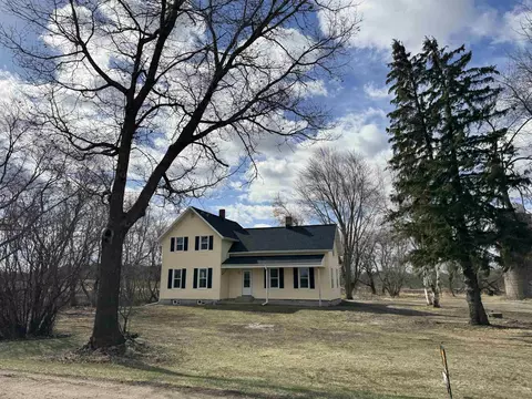 e3919 County Road Ee, Waupaca, WI 54981
