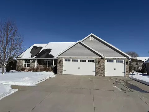 210 E Flintrock Dr, Appleton, WI 54913