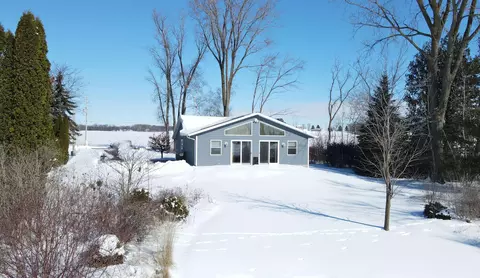 w1006 North Shore Drive, Saint Cloud, WI 53079