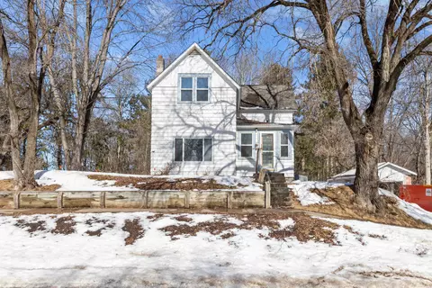 296 W Dolph St, Rosholt, WI 54473
