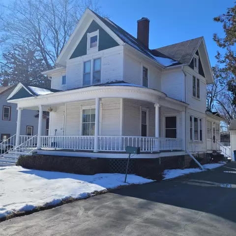 315 S Webster Ave, Omro, WI 54963