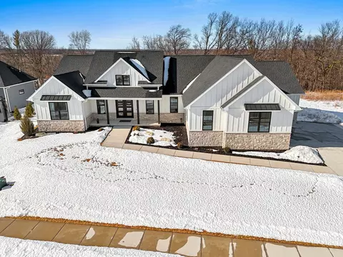 1780 Ridgemont Cir, De Pere, WI 54115