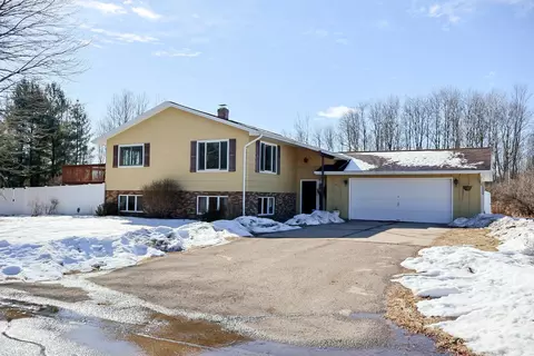 917 Knoke St, Gresham, WI 54128