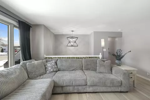 2425 S Kernan Ave, Appleton, WI 54915 photo 5