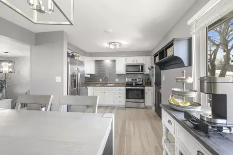 2425 S Kernan Ave, Appleton, WI 54915 photo 10