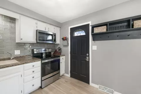 2425 S Kernan Ave, Appleton, WI 54915 photo 12