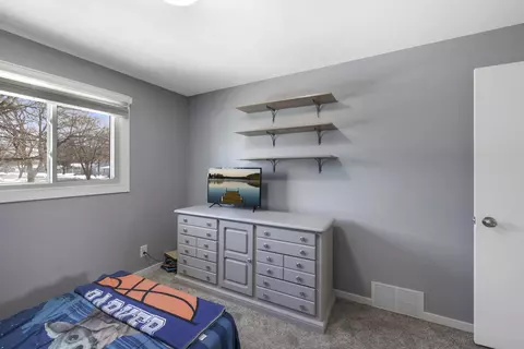 2425 S Kernan Ave, Appleton, WI 54915 photo 22
