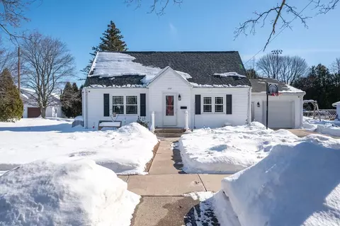 232 S 12th Ave, Sturgeon Bay, WI 54235