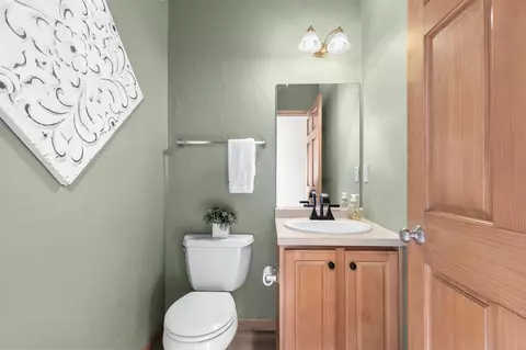 Bath - 4120 E Appleseed Dr, Appleton, WI 54913 photo 1 of 7