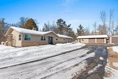 5360 Tadpole Ln, Oconto, WI 54153