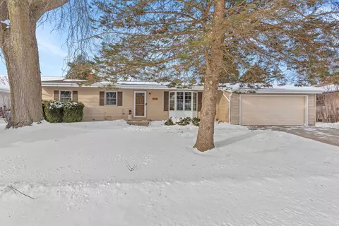1519 N Benjamin St, Port Washington, WI 53074