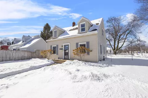 Exterior - 2121 N Drew St, Appleton, WI 54911 photo 2 of 6