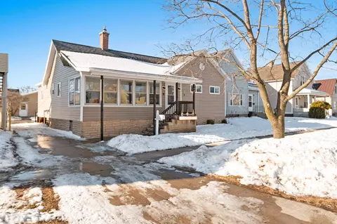 719 Terrace Ave, Marinette, WI 54143