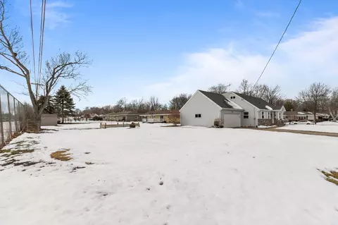 Exterior - 1101 E Taft Ave, Appleton, WI 54915 photo 3 of 5
