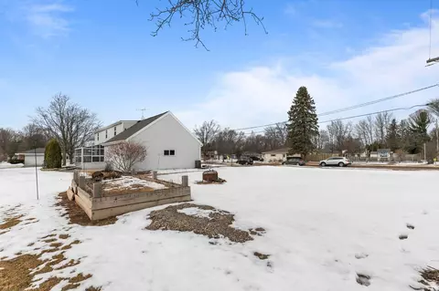 Exterior - 1101 E Taft Ave, Appleton, WI 54915 photo 4 of 5