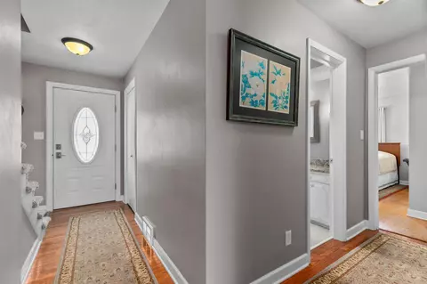 Entry Way - 1101 E Taft Ave, Appleton, WI 54915 photo 1 of 2