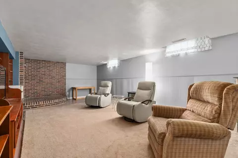 Living - 1101 E Taft Ave, Appleton, WI 54915 photo 4 of 5