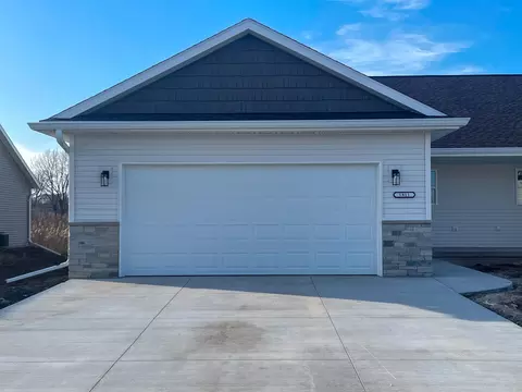 1811 Fairlawn Ct, North Fond Du Lac, WI 54937