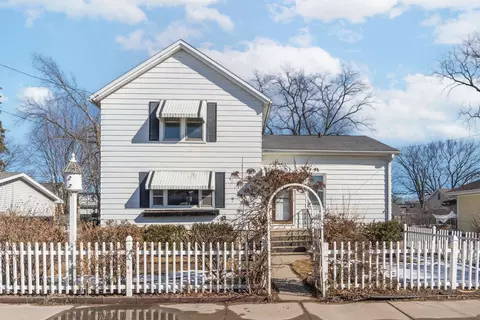 1222 Central St, Oshkosh, WI 54901
