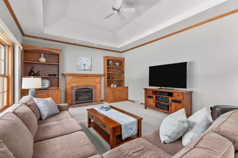 Living - 520 E Carrington Ln, Appleton, WI 54913 photo 4 of 6