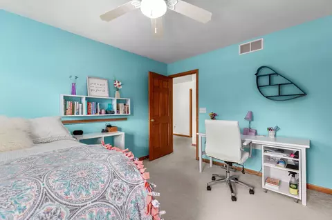 Bedroom - 520 E Carrington Ln, Appleton, WI 54913 photo 1 of 9