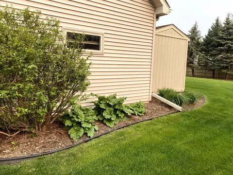 Exterior - 520 E Carrington Ln, Appleton, WI 54913 photo 12 of 13