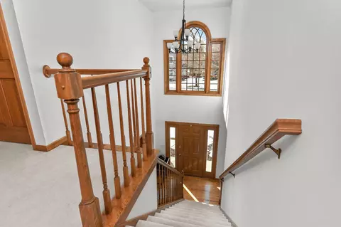 Entry Way - 520 E Carrington Ln, Appleton, WI 54913 photo 5 of 6