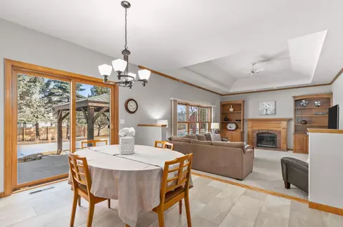 Dining - 520 E Carrington Ln, Appleton, WI 54913 photo 3 of 3
