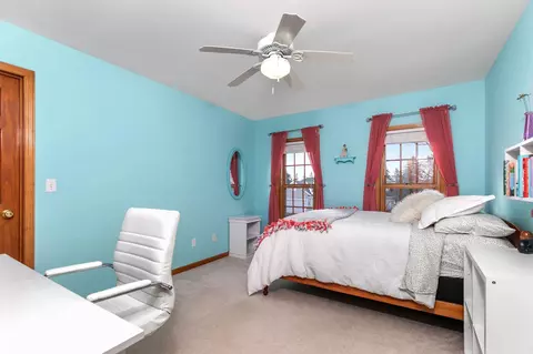 Bedroom - 520 E Carrington Ln, Appleton, WI 54913 photo 2 of 9