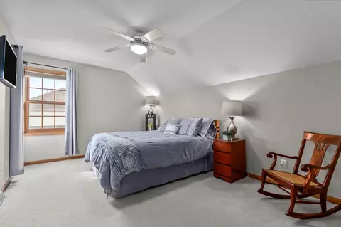 Bedroom - 520 E Carrington Ln, Appleton, WI 54913 photo 3 of 9