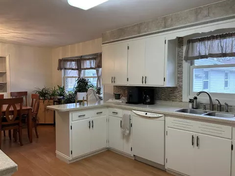 2018 N Kin St, Appleton, WI 54911 photo 3