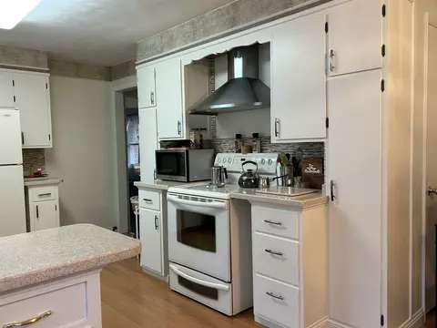 2018 N Kin St, Appleton, WI 54911 photo 4