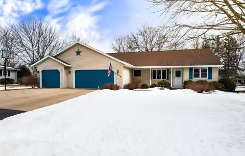 1279 Bartlein Ct, Menasha, WI 54952